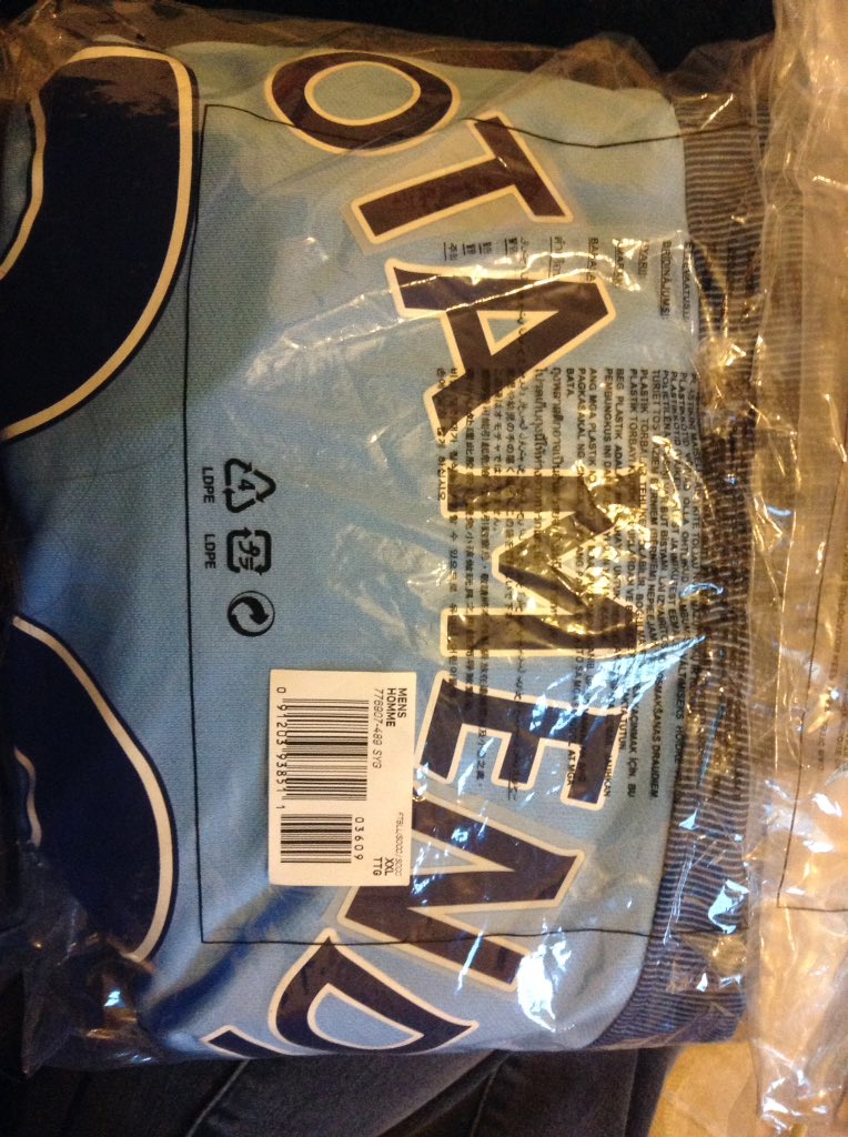 itsKateES's tweet photo. My Otamendi shirt come to complete my kit! Get in! #MCFC #BoysInBlue #Ota30 @Notamendi30 @ManCity https://t.co/nzWTw49GH5