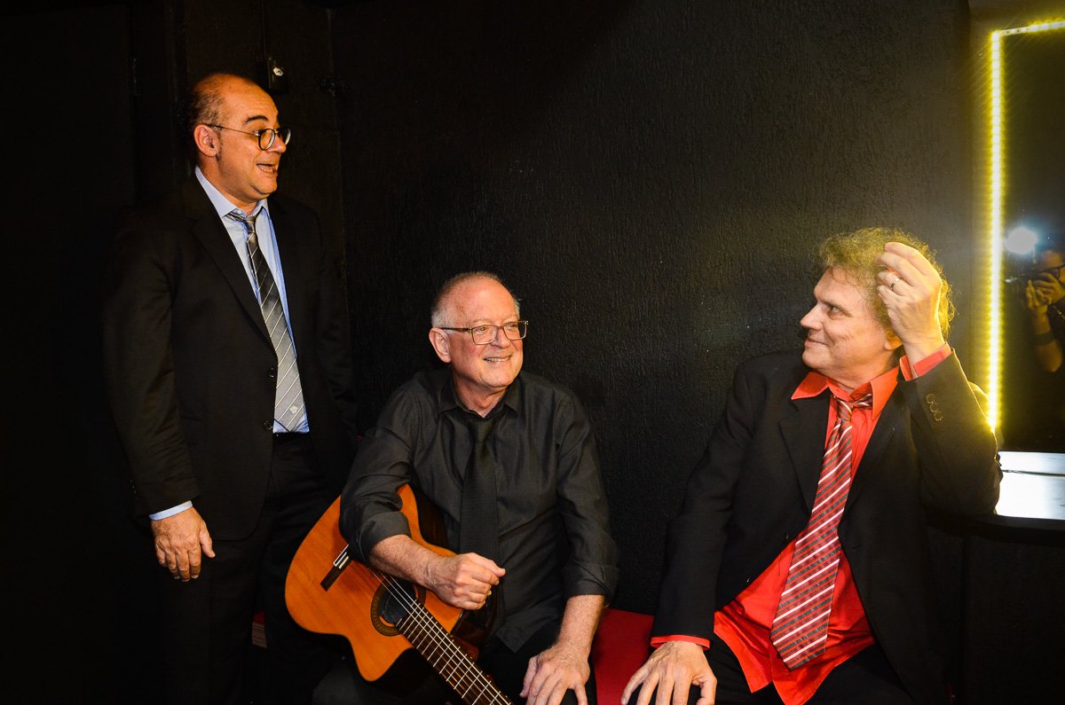 acasadocentro's tweet photo. Ontem, o cantor e compositor Arrigo Barnabé presenteou #ACasaDoCentro com uma linda homenagem a Lupicínio Rodrigues. https://t.co/NOfxnKLmbW