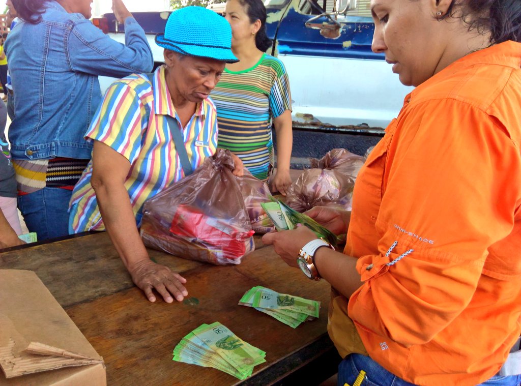 wabinokoida's tweet photo. Por unas #NavidadesIndestructibles Wabinokoida presente en las Ferias Parroquiales con @GobLizeta @NicolasMaduro https://t.co/hRR47POfz5