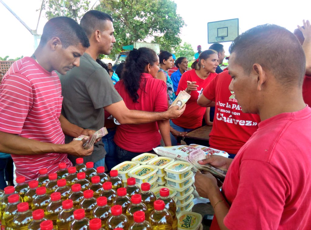 wabinokoida's tweet photo. Por unas #NavidadesIndestructibles Wabinokoida presente en las Ferias Parroquiales con @GobLizeta @NicolasMaduro https://t.co/hRR47POfz5