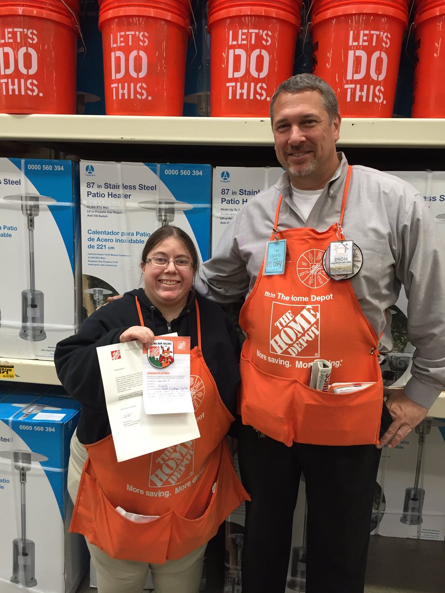 Laura receiving an RVP award for Great service @ the register. <a href="/Williams2Bryan/">Bryan Williams</a> <a href="/AcevedoRosemary/">Rosemary</a> <a href="/PaulDeveno/">Paul Deveno</a>