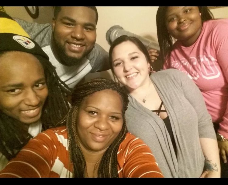 HaleyBrookeRay's tweet image. Had such a good time with Justin's family for thanksgiving now omw to ky for thanksgiving with my family ❤️