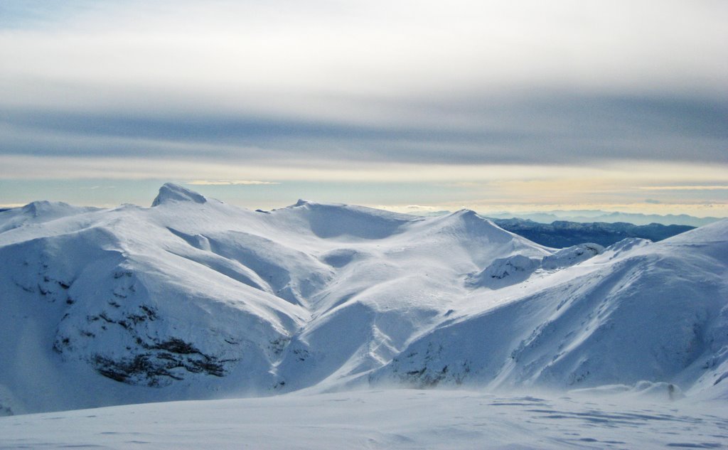 travamba's tweet photo. #snowboarding in #greece ? Impossible? Well, Kalavrita has a forecasted 52cm (!) of fresh powder with flights to ATHS from 9.99€. #vacation https://t.co/z66Kj4hpei