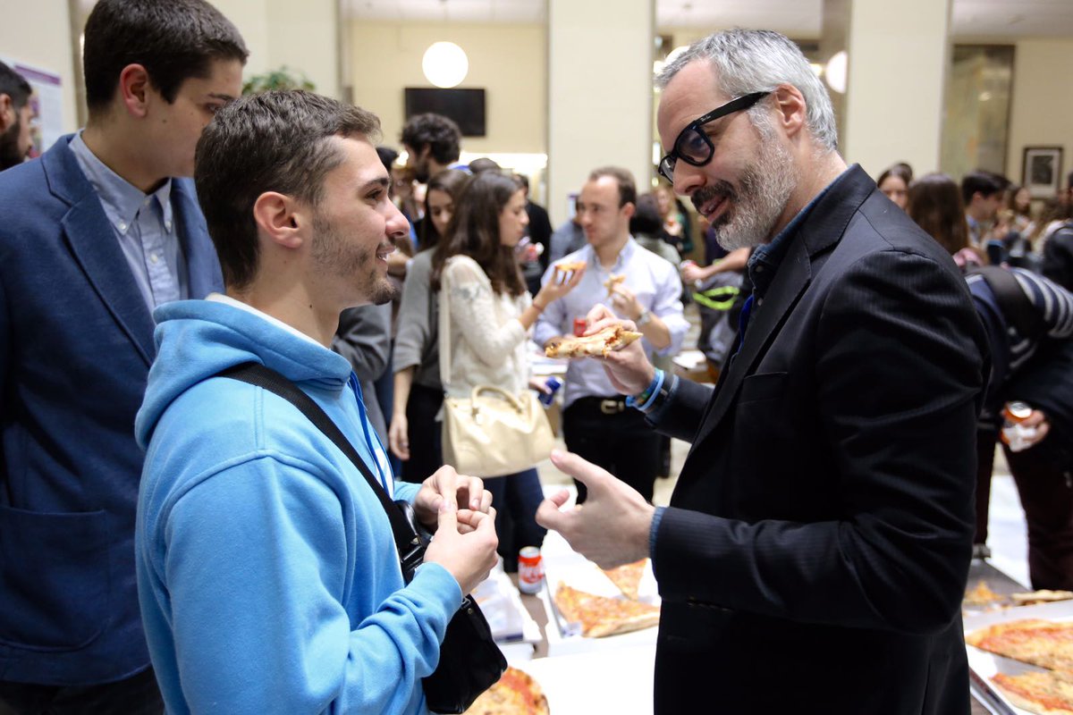 foroUSAES's tweet photo. Pizza break en #GlobalKnowledgeUGR https://t.co/dl67NUou65