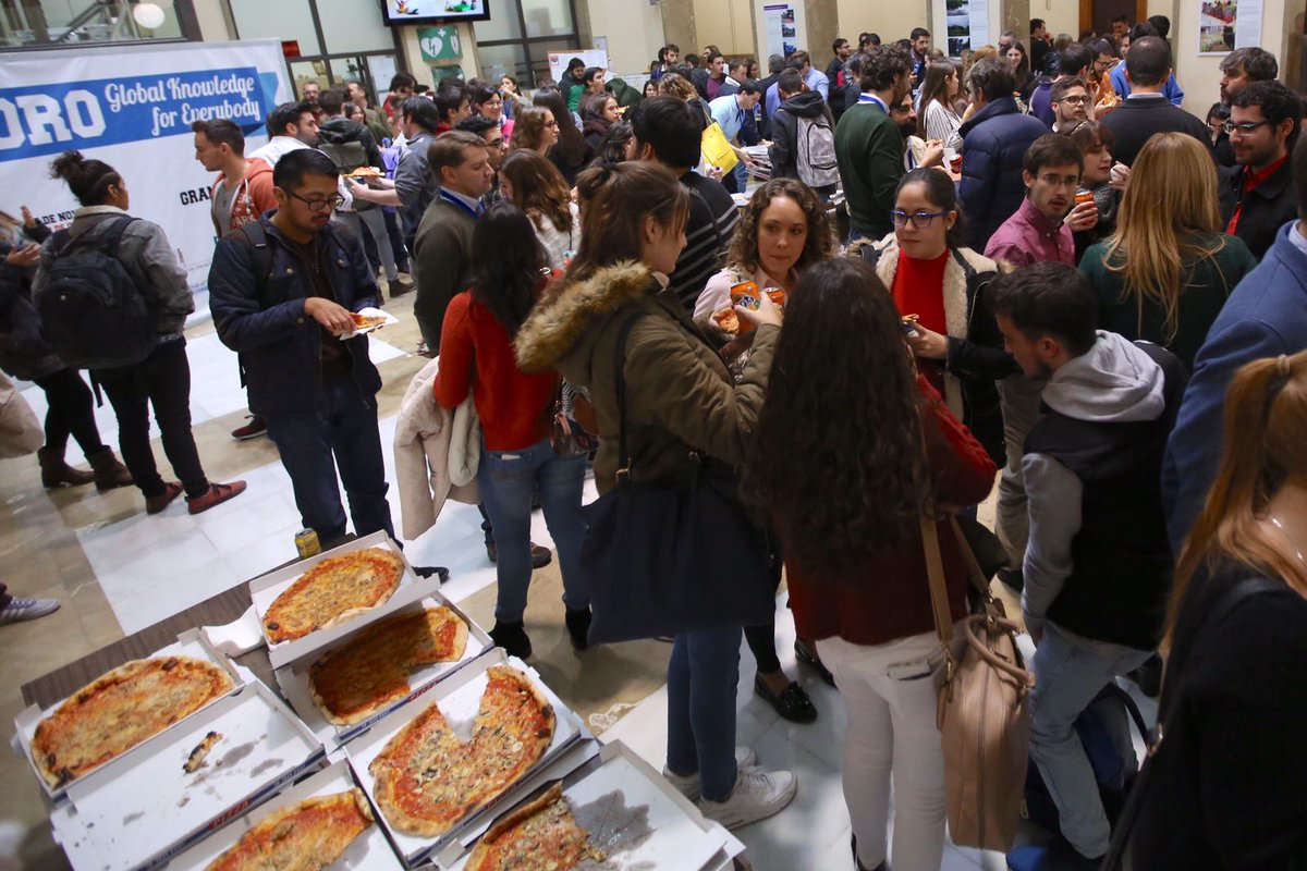 foroUSAES's tweet photo. Pizza break en #GlobalKnowledgeUGR https://t.co/dl67NUou65