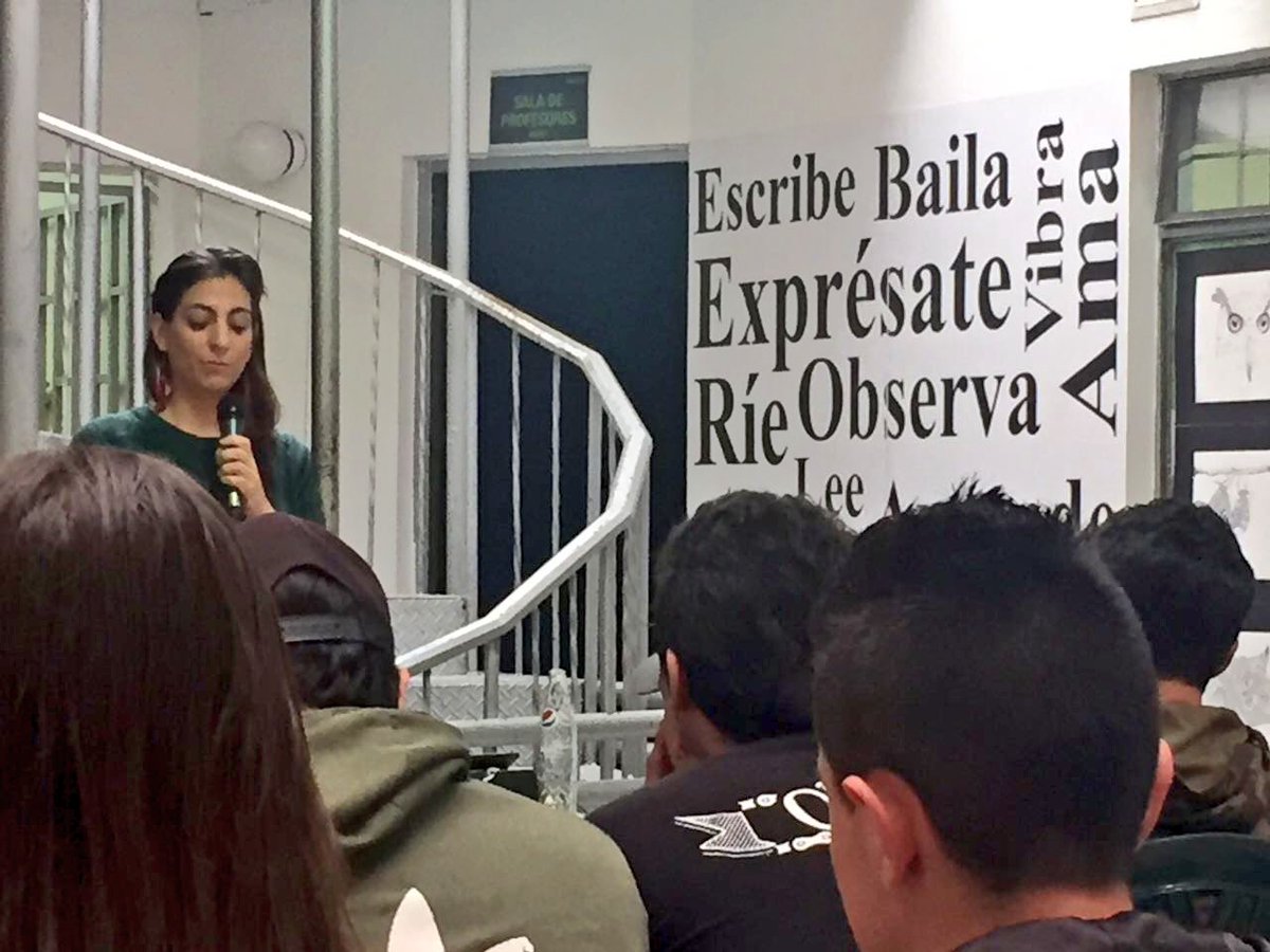 CulturalAntonia's tweet photo. Comprometidos con la formación de niños y jóvenes hoy @sofiamusic en @clanidartes de @ALCALDIASUBA11 #Modulacion2016 https://t.co/AlfF0edbBU