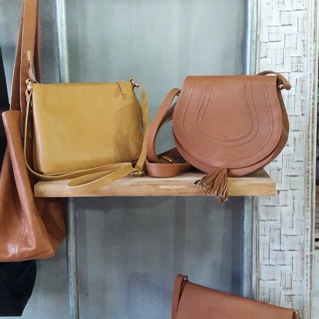 LeatherLemona's tweet photo. Amazing Tan shoulder bag 
with zipper pocket inside + mobil... #softleather #leatherbag  https://t.co/9KtWsbhat0 https://t.co/TdeJ3P956G