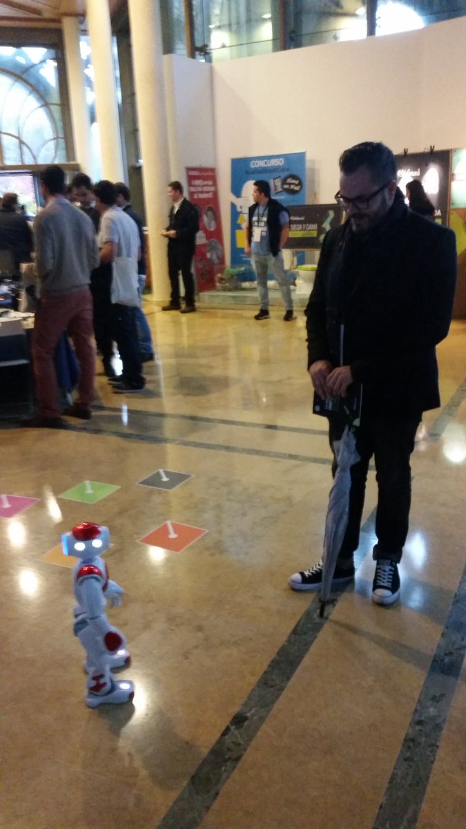 jesacevedo's tweet photo. Con todos ustedes @rvazquezromero como el legendario #patriarcadigital, verdad @elenita_mix? #ebe16 #EBE #EBEemprende https://t.co/zkAhd2d8cO