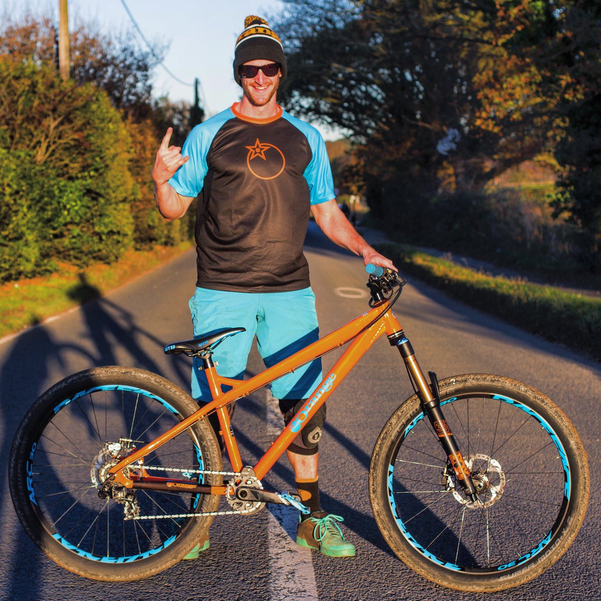 Benmooreracing's tweet photo. It has begun... #projectcrush 2017 @orangebikes Crush. Day one of the hardcore hardtail film done
📷 @xanderettling https://t.co/VYfyI0v2Xj