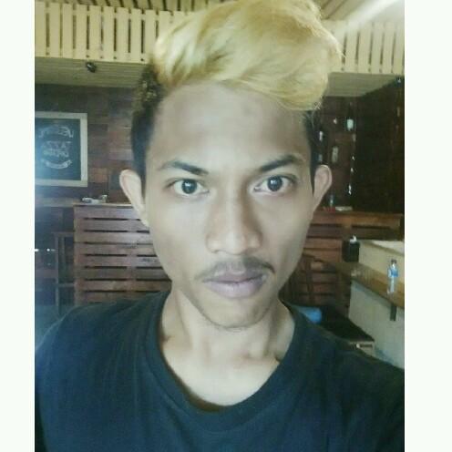 Come hangout with me > 😕😕😕😕😕 on #BIGOLIVE. web.live.bigo.sg/2119155228_148…