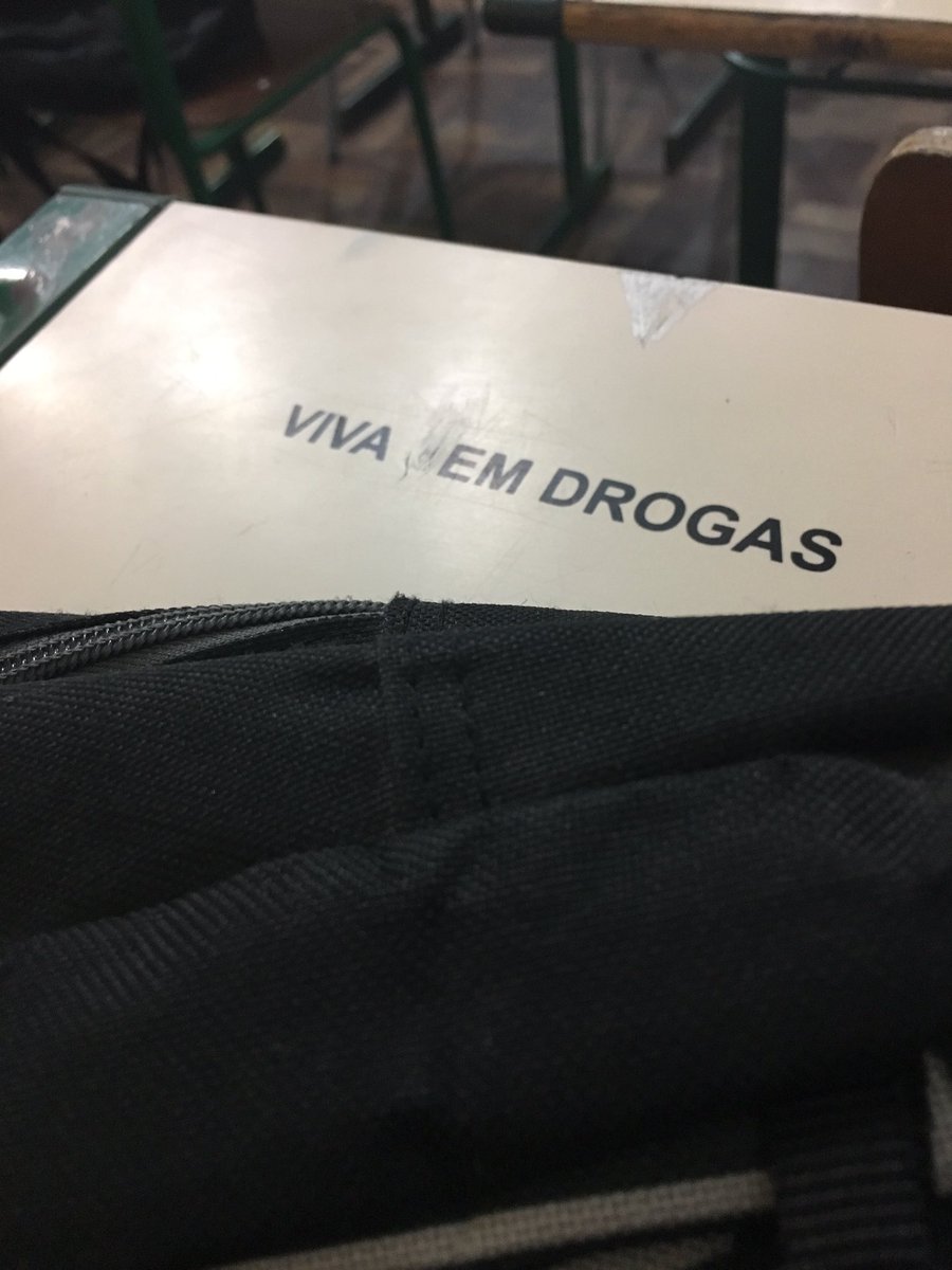 SaveirosBrasil's tweet photo. #estudosqn            A gnte até tenta estudar https://t.co/9lHDb2UvMI