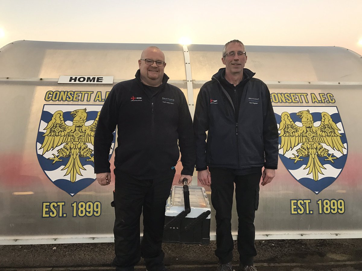 The floodlights are fully operational thanks to Neil &amp; Kev (Laurel &amp; Hardy) of BRITTONS ELECTRICAL <a href="/neil_brittons/">BRITTONS Electrical</a> . Many, many thanks.