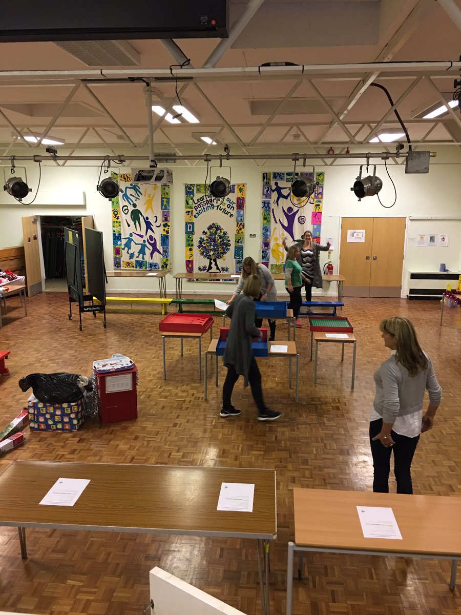 RT <a href="/FOICs/">FoICS (Friends of Ivy Chimneys Primary School)</a> <a href="/IvyChimneys/">Ivy Chimneys Primary</a> busy busy preparing for tomorrow's Christmas Fayre Hope to see you all there!