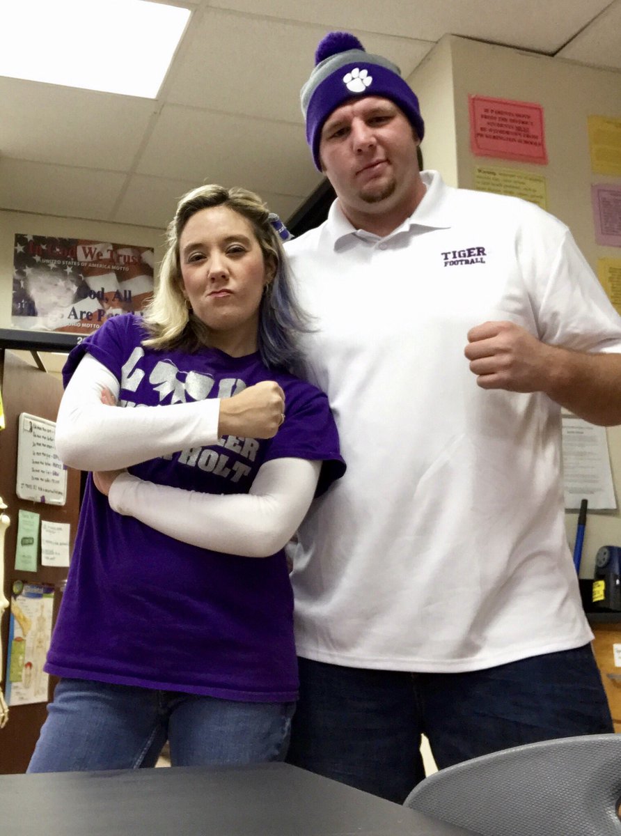 PCHSCheeer's tweet photo. No bombshell here- Tigers are ready to fight tonight! #hateuscauseyouaintus #occ11 #forB https://t.co/FcDVSwa15E