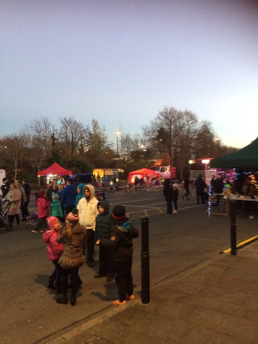 LlangefniEnt's tweet photo. IT'S CHRISTMAS 🎄 #Llangefni #christmas https://t.co/qZe5zCioeU