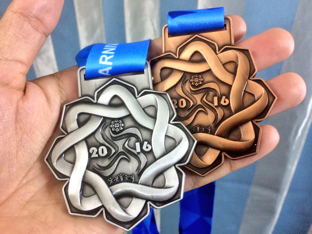 iamfikrie's tweet photo. So penutup sem ni. Lepas ni takde commit ape dah fokus final plak #sorylambatpost #kempunangold #isc16 😩 https://t.co/AaVSJN9Wbe