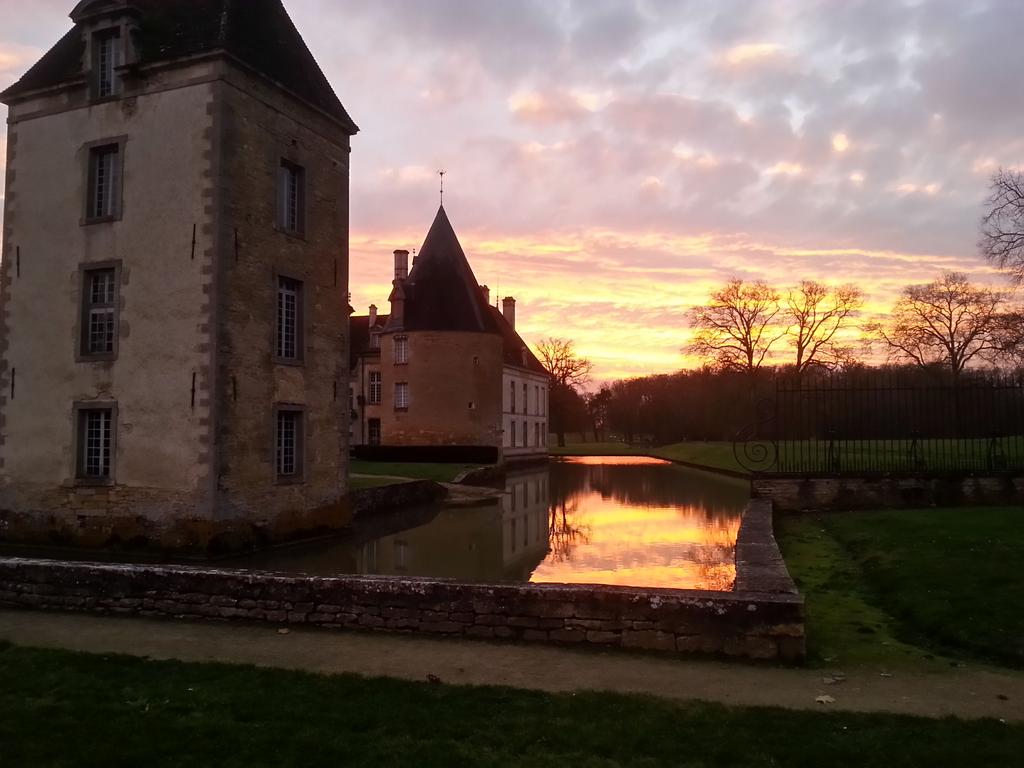 Sunset at Commarin castle #Bourgogne #burgundy #France