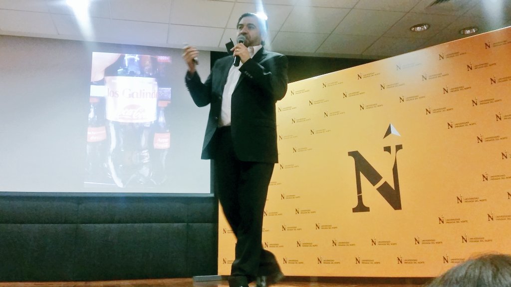 Nathy423's tweet photo. Tienes el poder en tus manos.. Covergente ... Ponencia: Raul Galindo #sim2016 https://t.co/WeNd1wX1OO