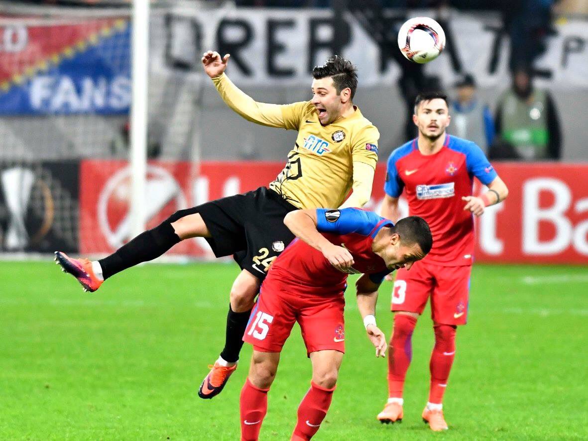 Liga1Romania's tweet photo. Bine ai revenit acasă, Raul Rusescu! Îți mulțumim pentru tot! #Stelist #TeAșteptămAcasăIar https://t.co/tE6SjZiVaD