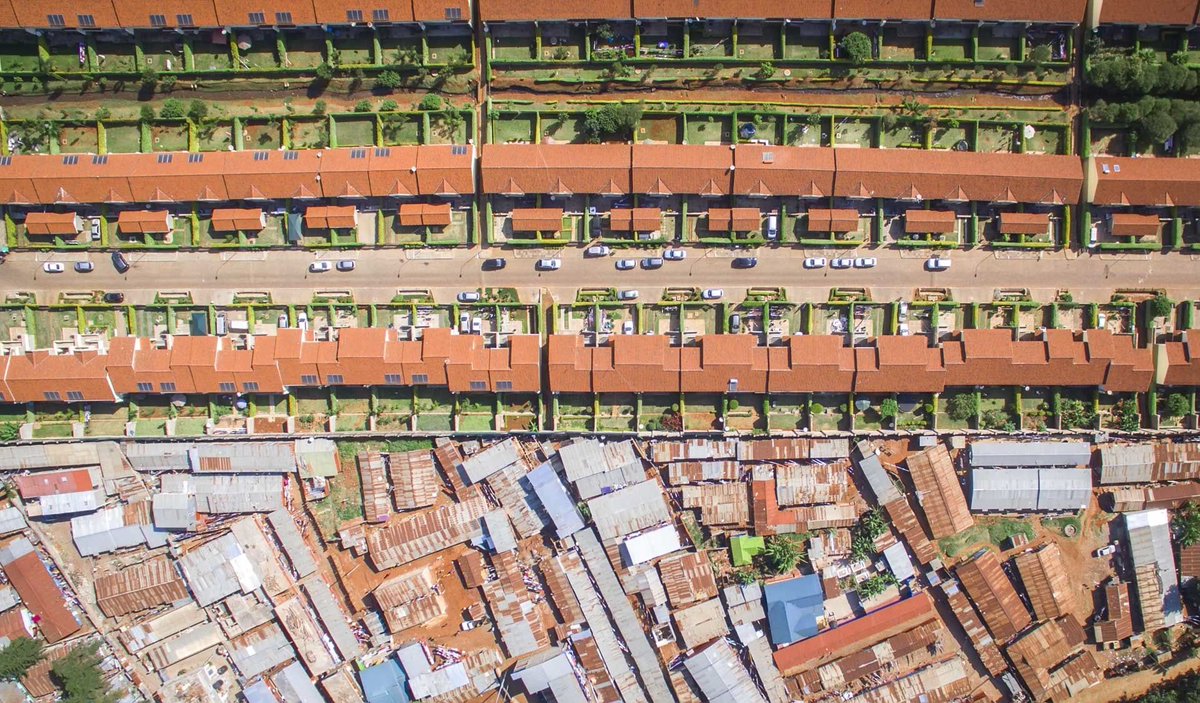 Personal_Drones's tweet photo. #Drone photography captures the dramatic inequality of Nairobi https://t.co/LumyfKoJAV @qzafrica https://t.co/gNAm8K5o5n