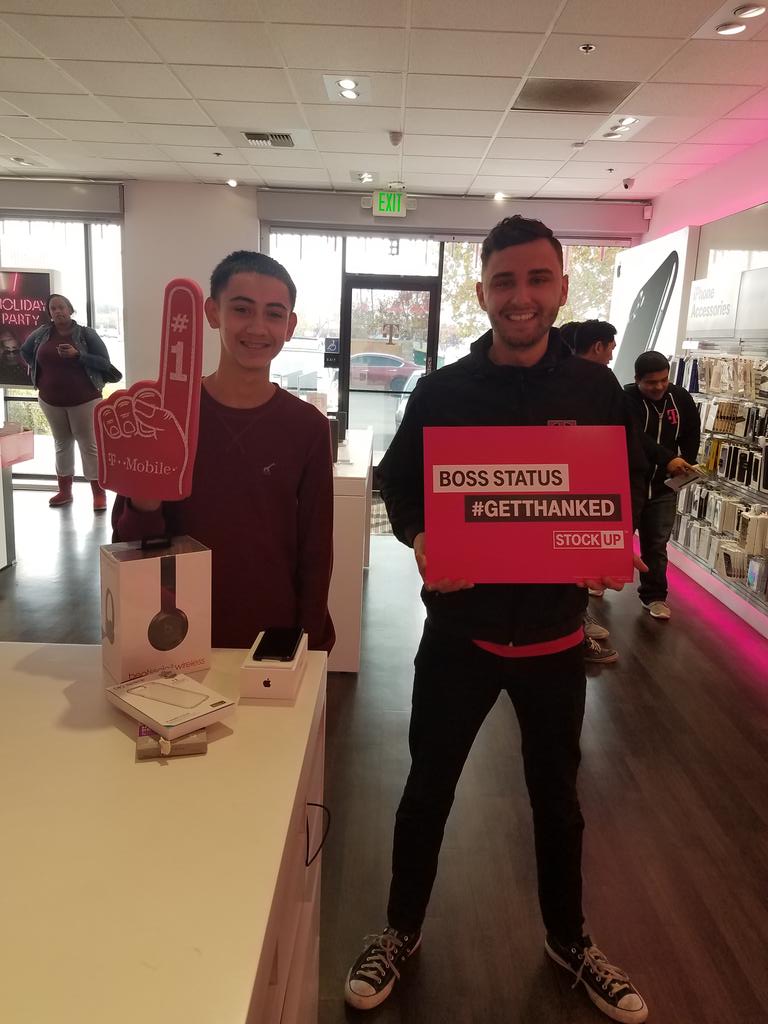 danessa1diaz's tweet photo. Alessandro at it again!!! Everyone needs beats in their life!!! #wolvesofweston @anthonyheng82 @tommyhheng @dabidthegoliath @nazarma https://t.co/cwSVh5yB8E