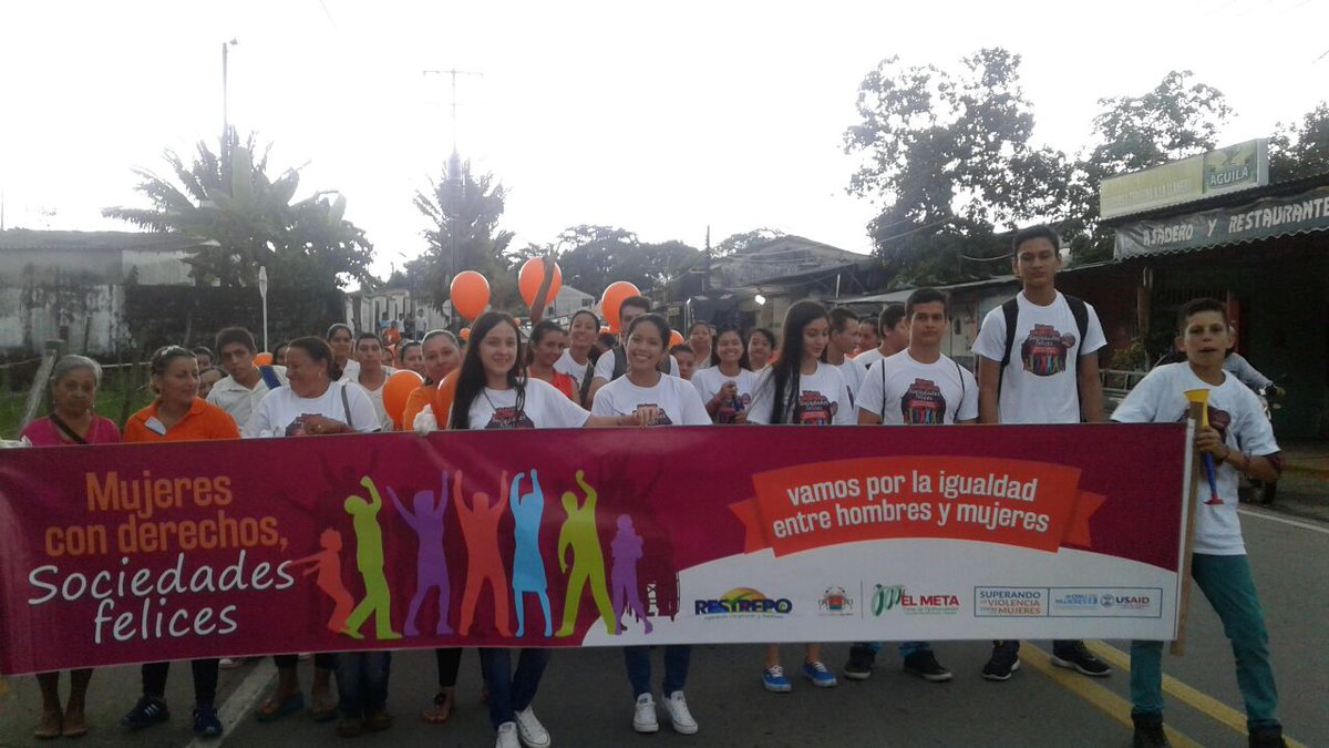 ReevolucionG's tweet photo. #25N Nuestro grupo base en Restrepo-Meta se moviliza por el municipio en un carnaval denominado "Mujeres con derechos, sociedades felices". https://t.co/XoFROPTxHc