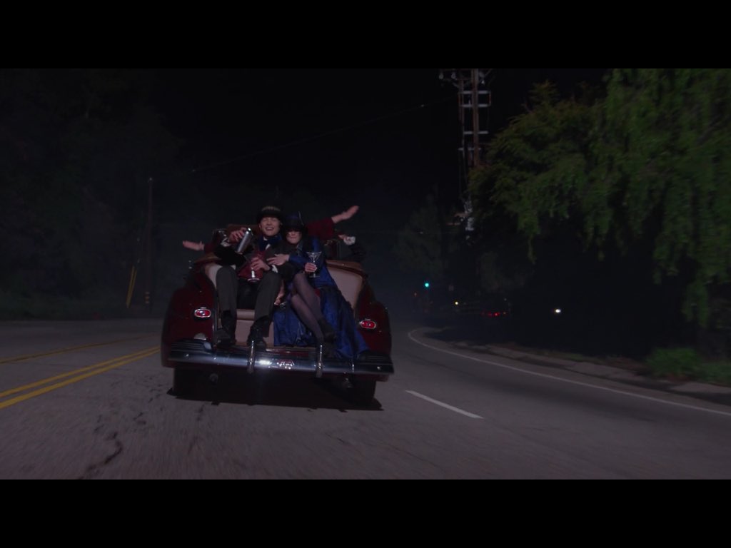lady_m28's tweet photo. Drowning over here! #RoryandLogan #GilmoreGirlsRevival #InOmnia ☂👫☂💘 https://t.co/o4jiohCdna