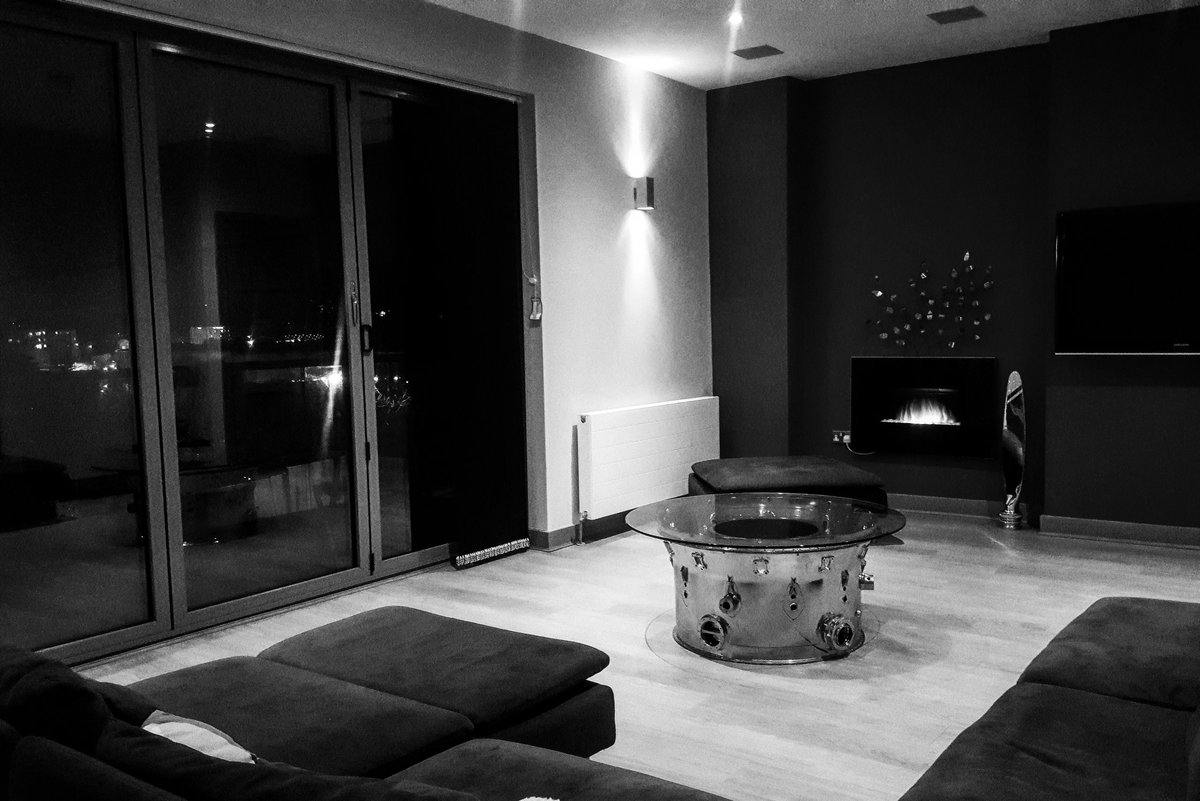 MyDvineUK's tweet photo. Polished propeller tip with swarovskis and our jet engine casing table #luxury #luxuryhomes #interiordesign #upcycled #crystals #swarovski https://t.co/pnV2z86nHN
