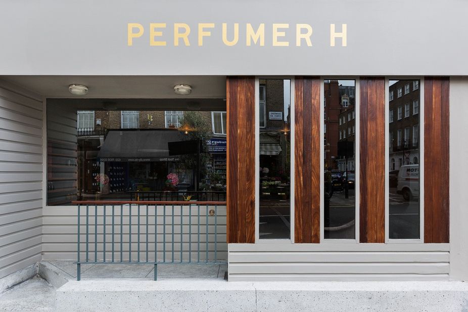 Luxe_Trends's tweet photo. Still sampling #Vetiver #fragrances, and currently obsessed with Ink by @perfumerhlondon. Only available in London. #Luxe_Trends https://t.co/8dWXyern0R