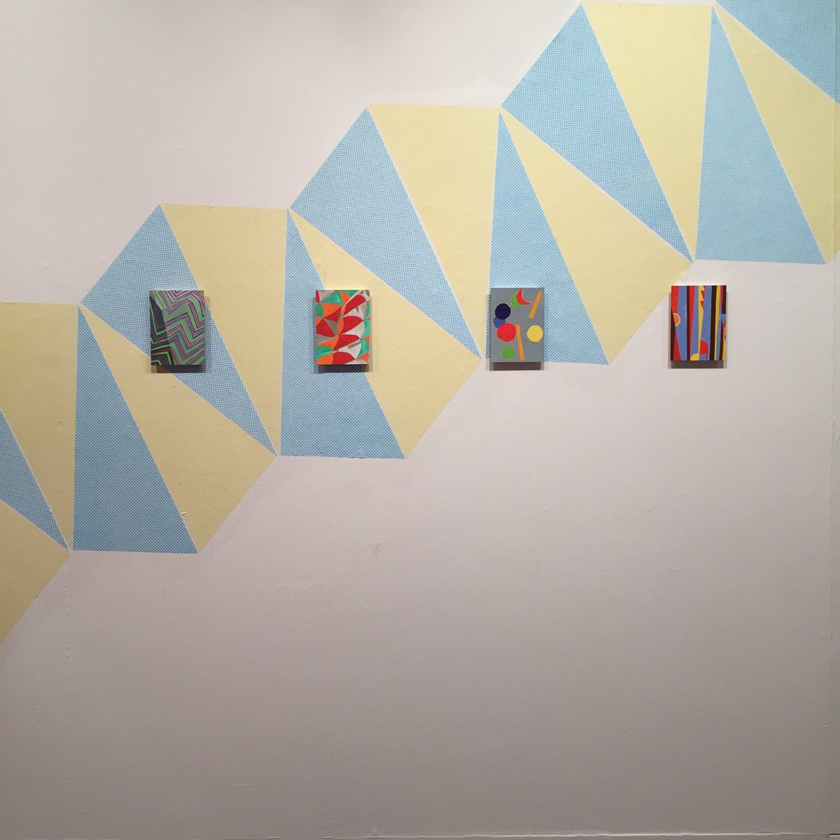 Louisa_Chambers's tweet photo. #razzledazzle open again tomorrow @Transitionart collaboration with #craigfisher #robflint #painting #pattern closing event 17 Dec https://t.co/bkiS8jOuPb