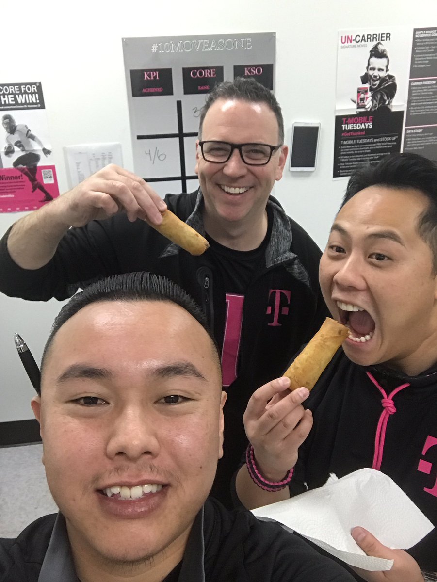 raytangforever's tweet photo. @AdrianVanHooser @Randy_E_Tam #tmobile #potluck #eggrolling https://t.co/GRcnpYx1LO