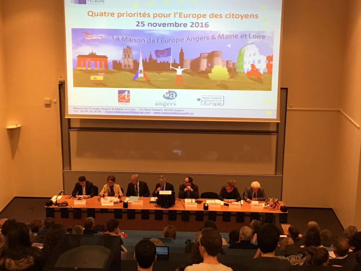 BenjamKirschner's tweet photo. Merci à @We_Forge , étudiants @UnivCathoOuest et @MDE49 pour ces échanges enrichissants av @JeanArthuis à #Angers ! 
#Depoussieragepolitique https://t.co/eUhtqgGsKr