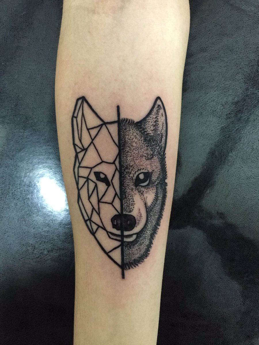 XDONPANDAX's tweet photo. #wolf #wolftattoo #DotWorkTattoo #GeometricTattoo #DonPanda #AmilkarTattoo https://t.co/pUMbrlzQT3
