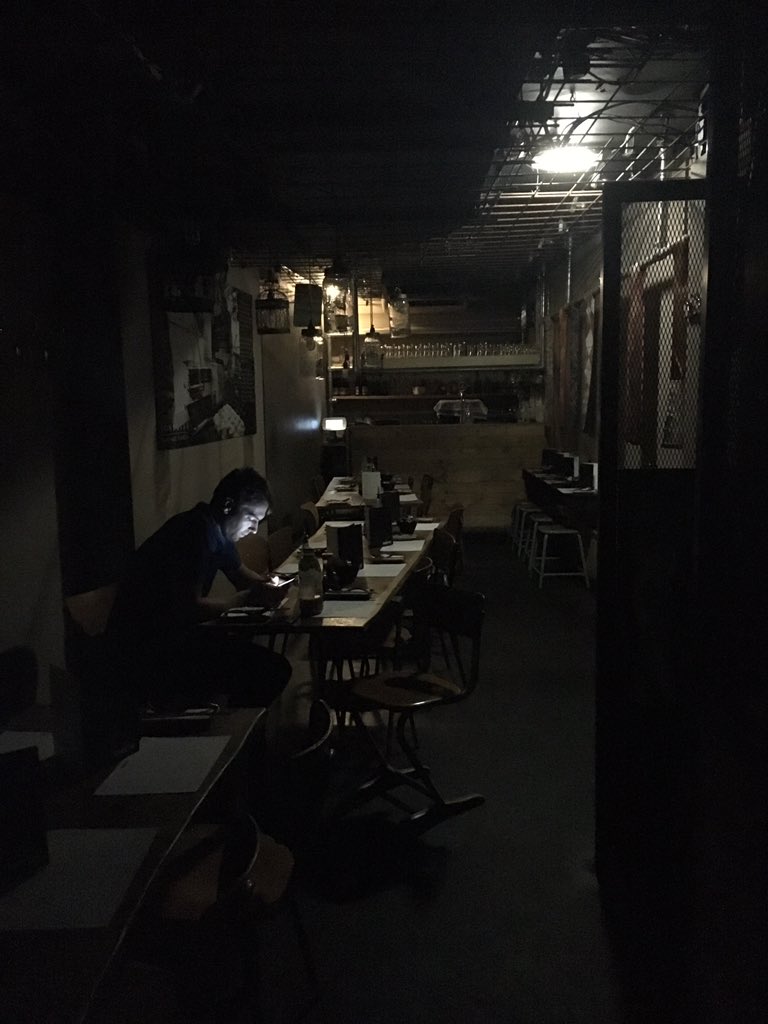 Customers have fled #soho restaurants in the #blackout #blackfriday madness @tonkotsulondon