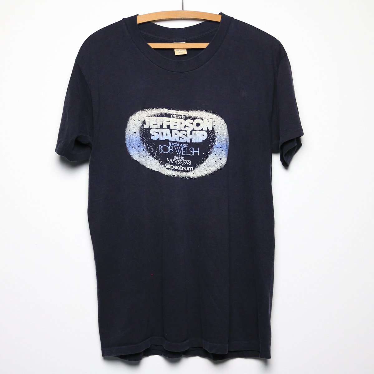 WyCoVintage's tweet photo. 1978 Jefferson Starship &amp; Bob Welsh #ElectricFactory Shirt 🚀🎸💥 
#forsale at https://t.co/2h8TQZMzEa
#jeffersonstarship #bobwelsh #70s #vtg https://t.co/QksHEstkMa