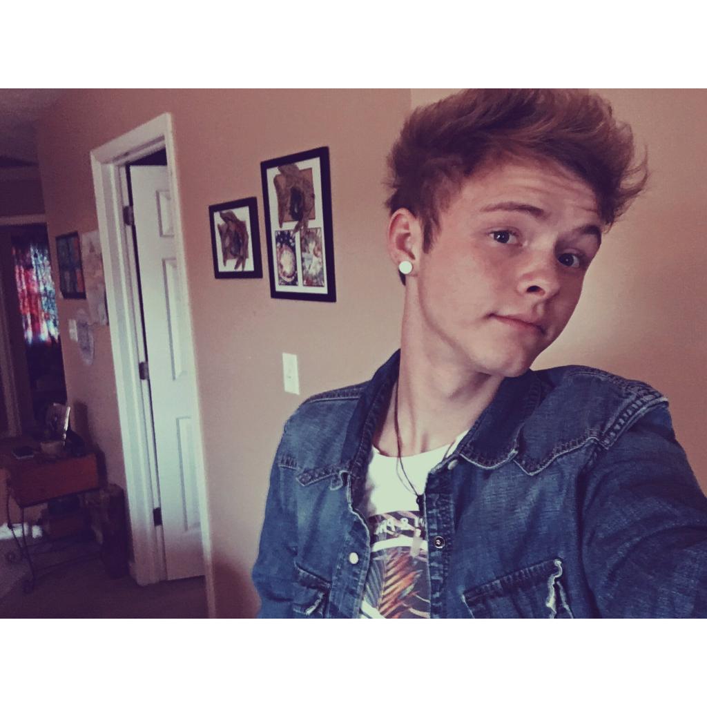 woniewoo_'s tweet photo. He's everything ❤ i love you Nate @TheTideNate https://t.co/vwtNUQMN8i