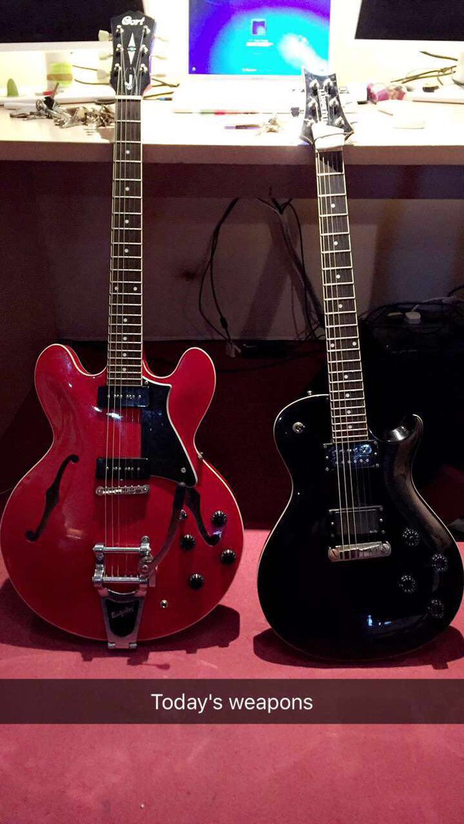LucieeATWolf's tweet photo. Guitar dayyy!! Loving the @CortGuitars and @prsguitars 🙌🏼 https://t.co/YQoC13aaWI