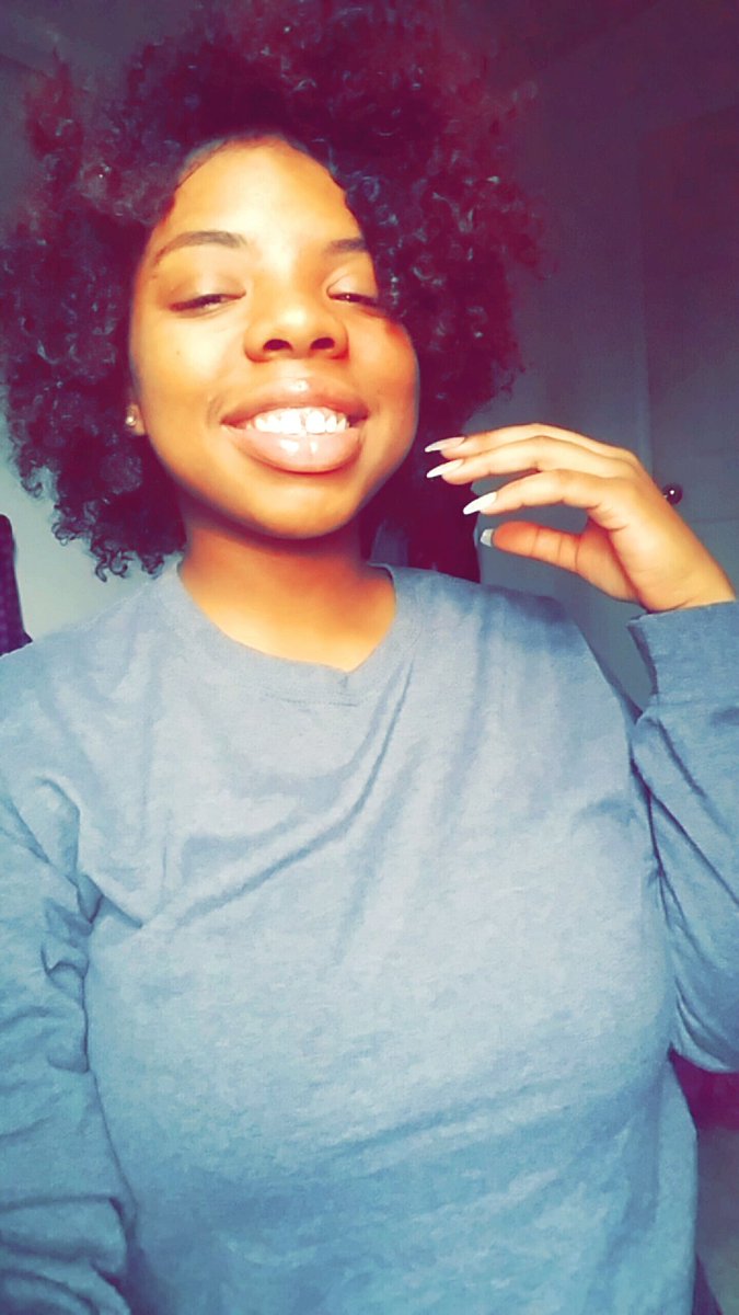 PrettyNCherokee's tweet photo. I rarely smile and i thought this was great #smilingtoday #cuzilookgreat #whynot #BlackGirlMagic #myavialso https://t.co/xDB71tdCFO