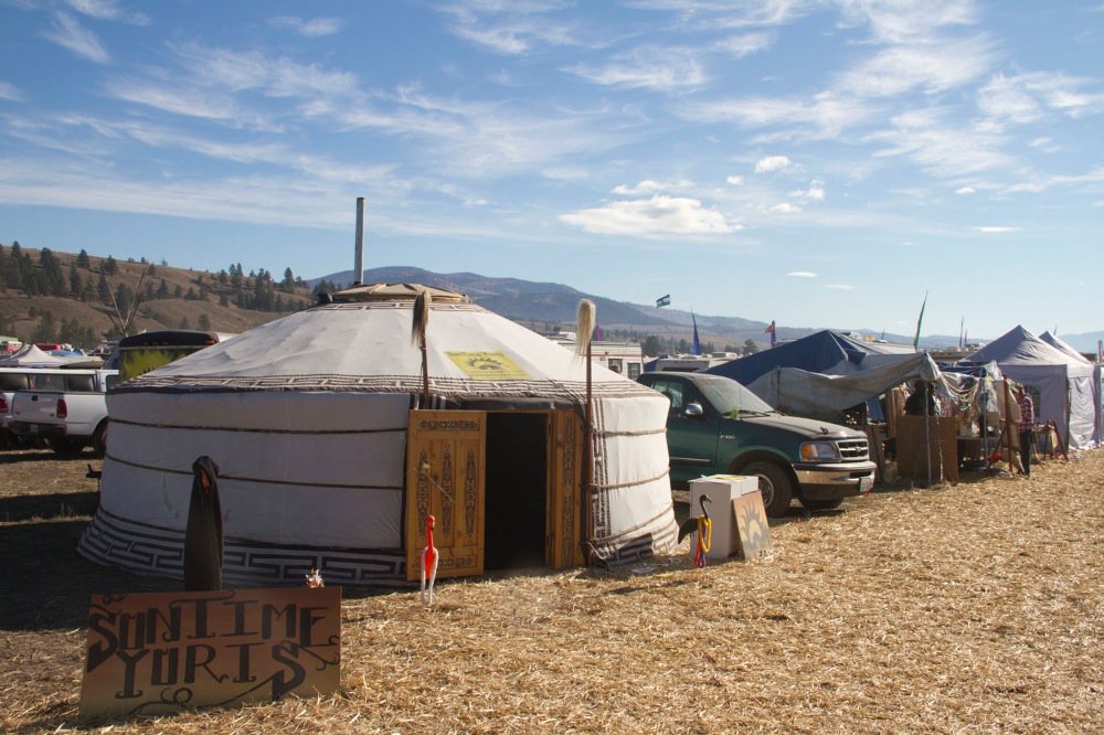 mongoliaonline's tweet photo. Help erect Mongolian gers (yurts) at Standing Rock - https://t.co/JgBeQ5aBYi https://t.co/UX8sPWJzZm