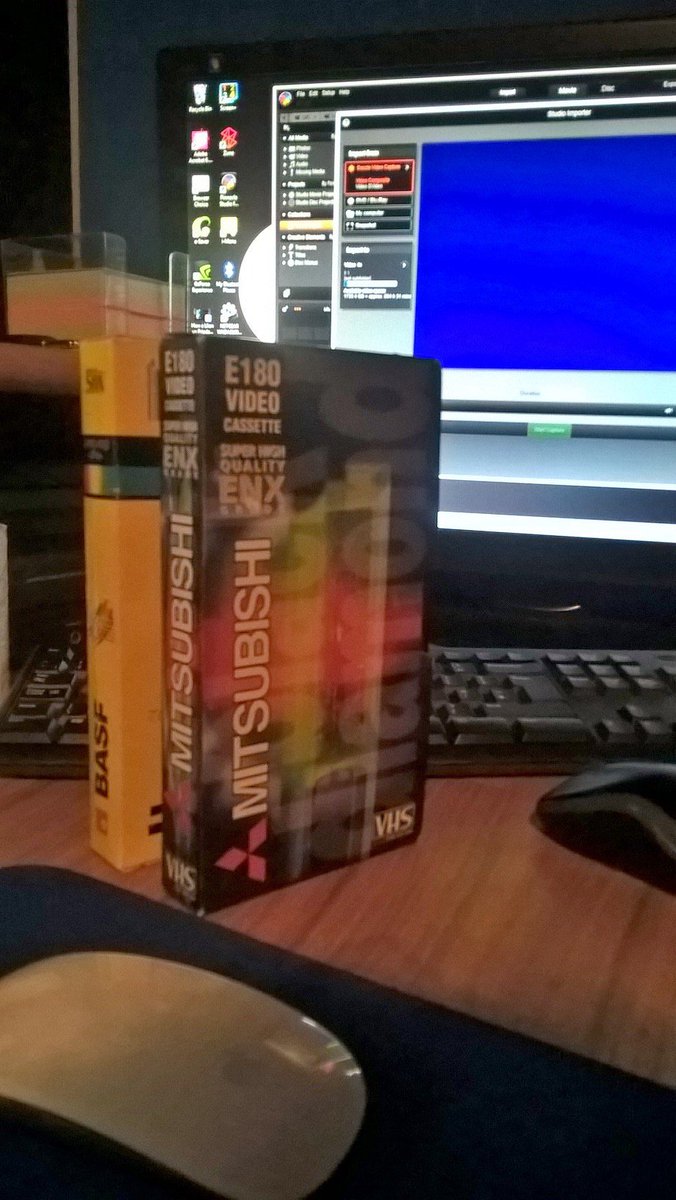 StiwdioBing's tweet photo. Trosglwyddo VHS i DVD's i gwsmer heddiw! Cysylltwch i drosglwyddo eich fideos - anrheg Dolig gwych! post@stiwdiobing.cymru #VHS #DVD https://t.co/pMi7PIfalb