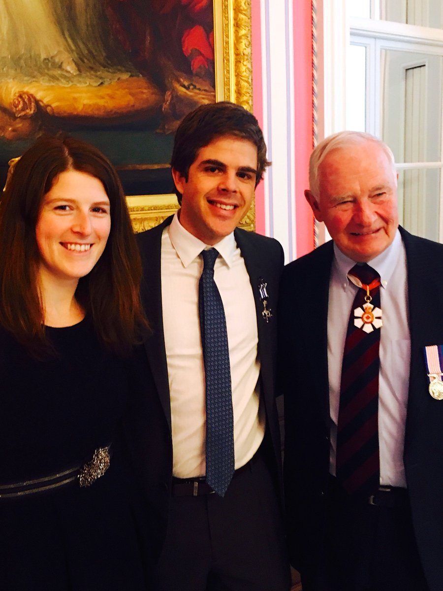 schoolBOXhelps's tweet image. Tom and @schoolboxsarah with Governor General @GGDavidJohnston! #MakesCanadaProud #MeritoriousService #GGaward