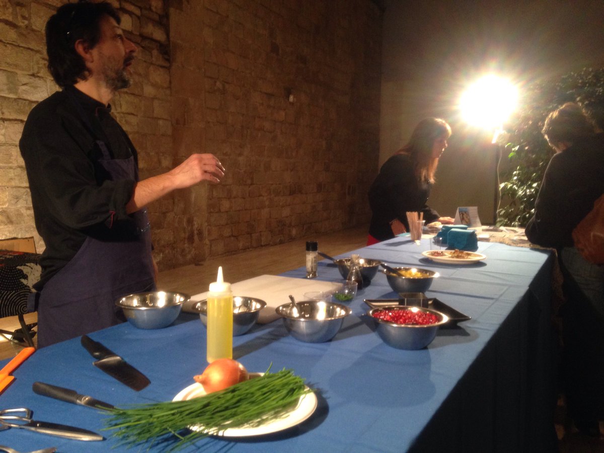 global_ecoforum's tweet photo. Aperitivo time! Con el #showcooking de @elpeixalplat con pescado sostenible #BlueEF https://t.co/fBmjd79rcH