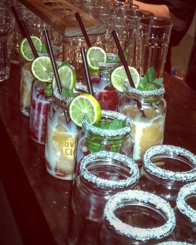 Viernes al Fin!! A disfrutar del fin de semana largo tan esperado🎊🎉🍾 #DejateLlevar