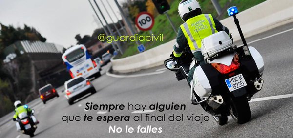 guardiacivil's tweet photo. Disfruta de esa cena o tapeo en buena compañía

Recuerda que 🍻 y 🍷 dan positivo

CTRL+Z no funciona en la vida real https://t.co/d5fueYUbo5