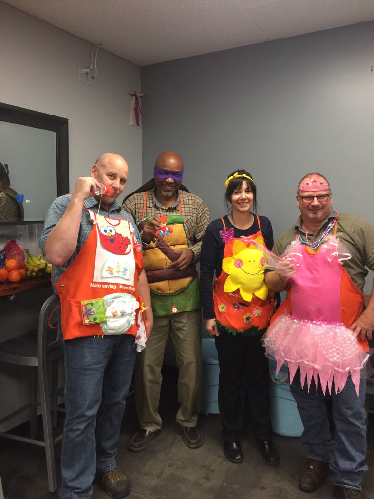 GuarinoSarah's tweet photo. Employee committee raising money at the managers expense.  @Barrington2708  @SWHR33 @XKerrigan https://t.co/KxKgv8ihlC