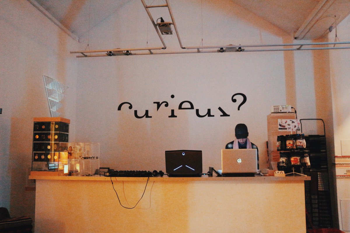 Un grand merci au concept store Curieux ? &amp; à toutes les personnes présentes lors de notre 1er Afterwork !
» facebook.com/KomosProd/post…
#KOMOS