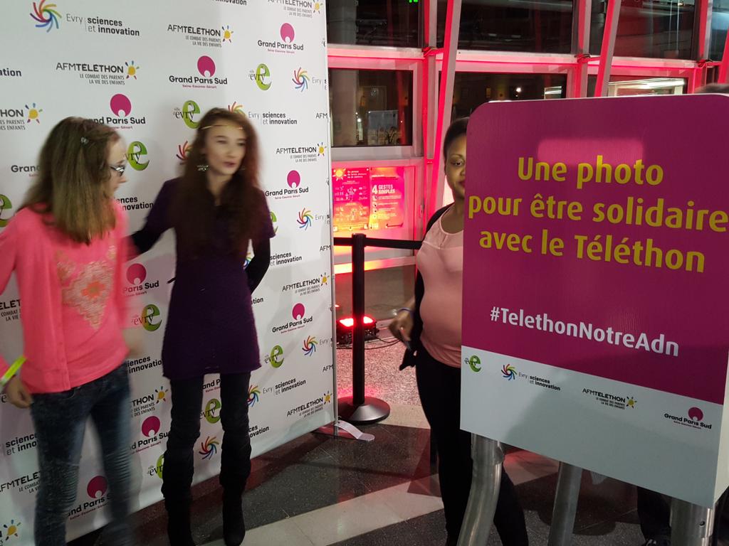 VilledEvryCourc's tweet photo. Les jeunes diplômés d'Évry solidaires du #telethon #JJ2016 #TelethonNotreADN @grandparissud @fchouat https://t.co/HnoxmwrOeg
