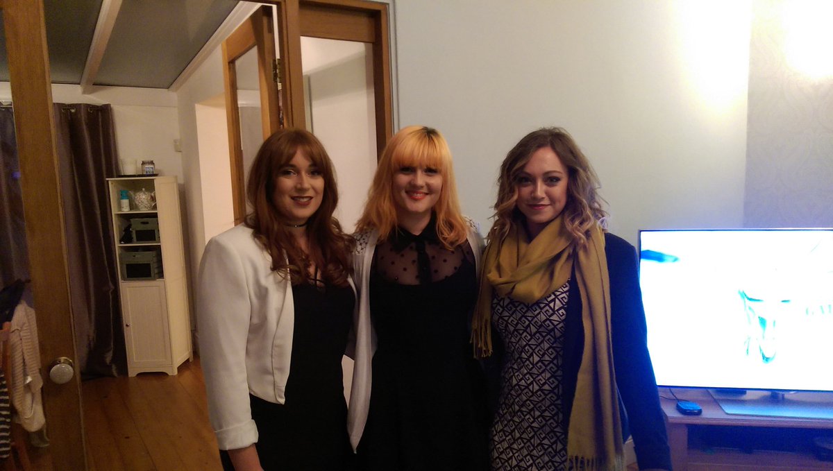 NGC_GlassCentre's tweet image. Just leaving for @Living_North #LNAwards16 #CreativeContribution! #glassblowers #wishusluck @kmerrin