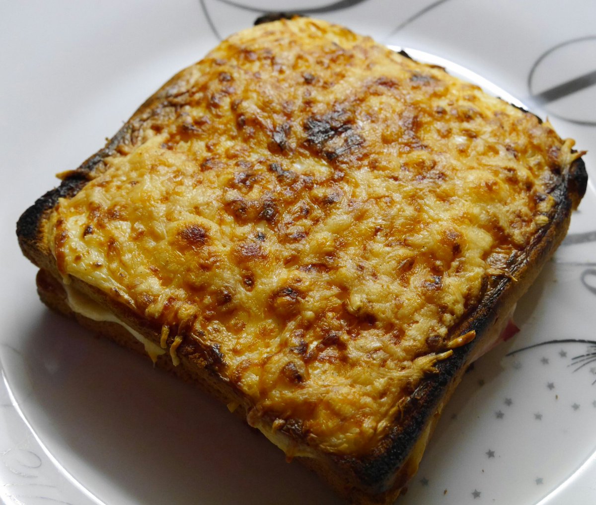 HackerofSpectre's tweet photo. ---> Croque-monsieur !
#Food #French #Meat #Cheese #Sketch #Eat #Beautiful #Cooking #Paris #Rennes #Bretagne #France #Foodie #Photo #Picture https://t.co/6kdVOw9q8j