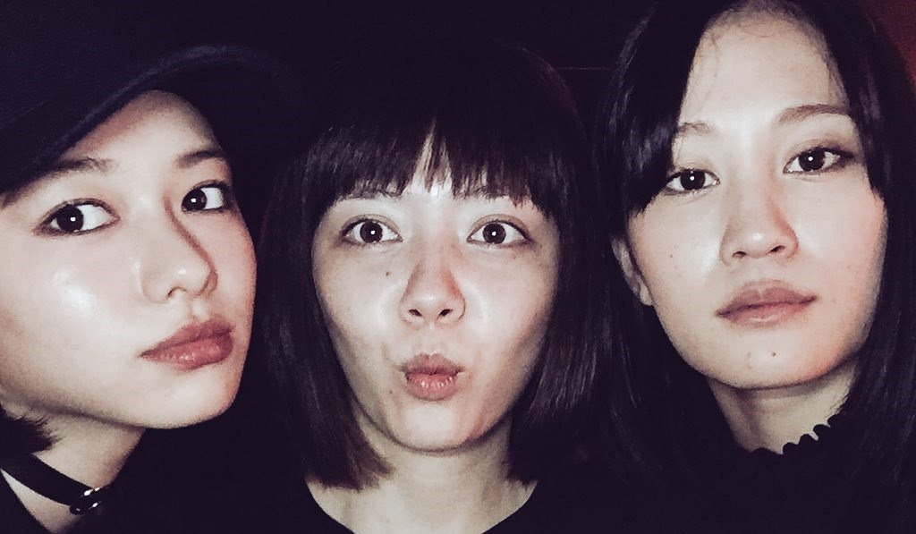 Acchan48net's tweet photo. Acchan’s Weekly News Roundup (8st October – 14th October 2016) https://t.co/b6jdANuKBN https://t.co/I9fw5FtNI3